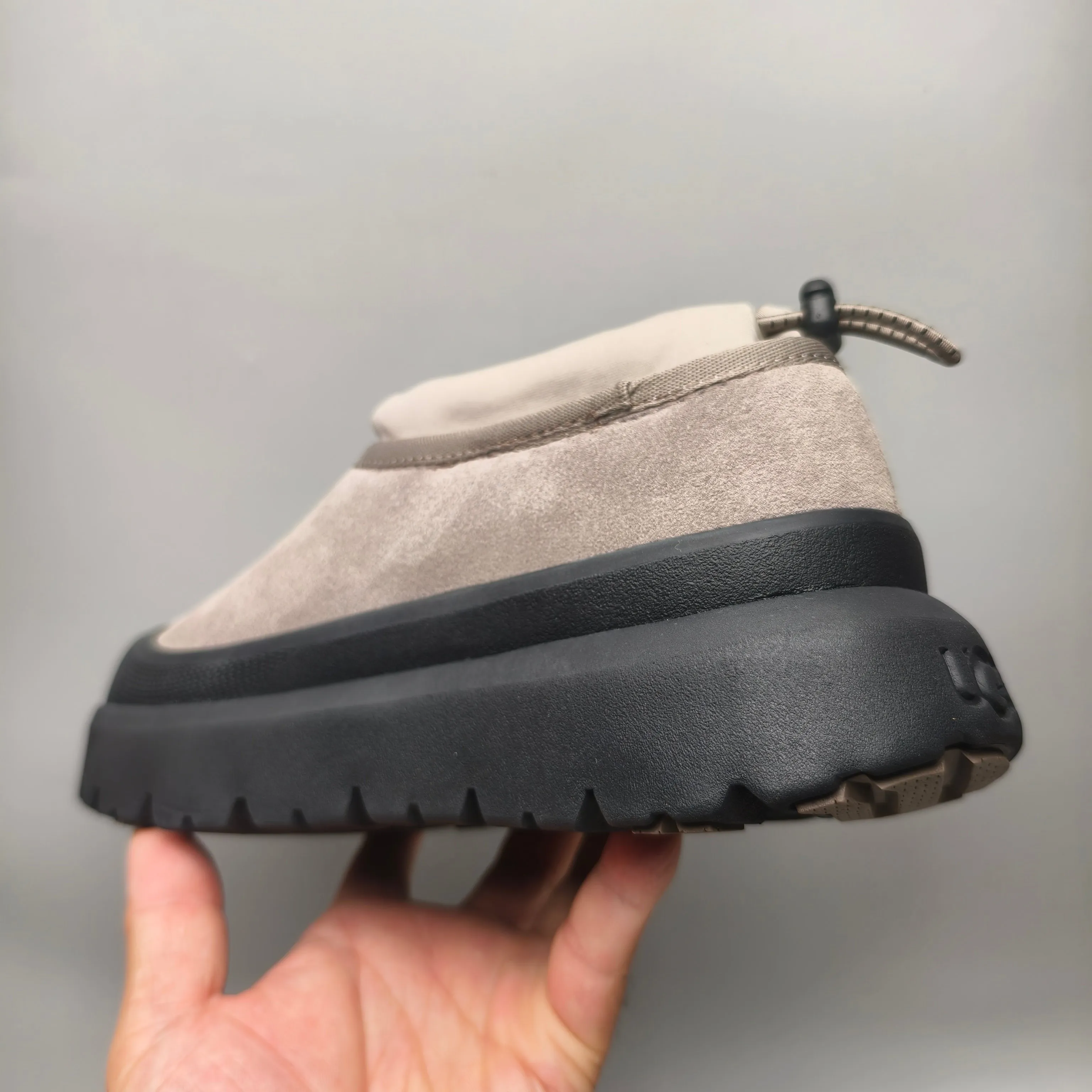 💰520 UGG sheepskin all-in-one snow boots 4096 slip-on casual trendy shoes for men and women Color: white red black blue yellow light gray dark gray green sand black gray matching sizes: 35-46